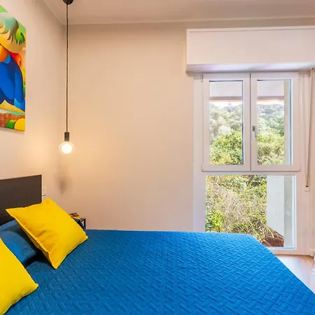 10' From The Sea, Elegant Loft With Private Veranda